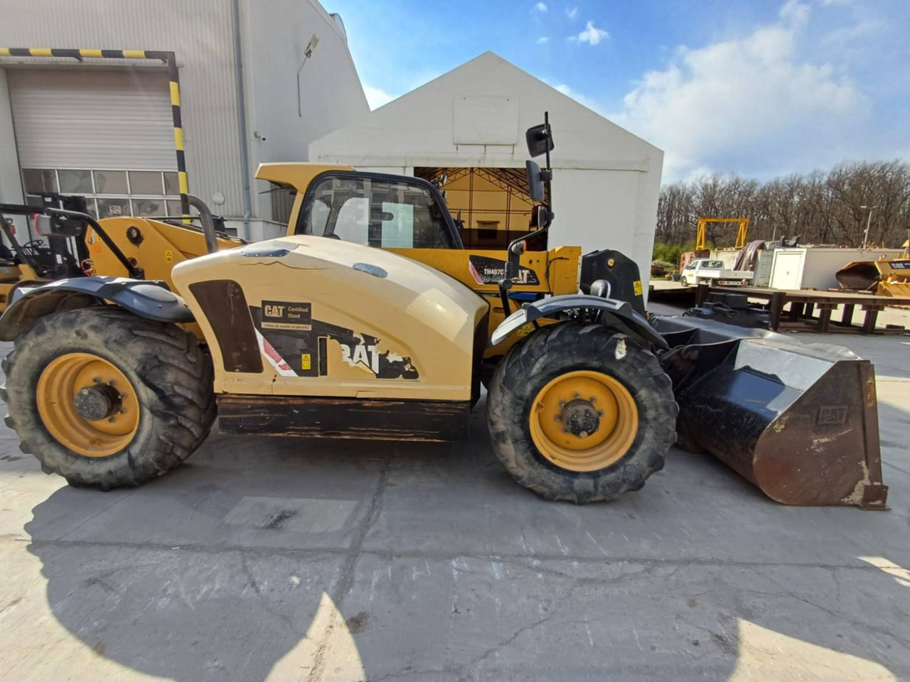 Telescopic handler CAT TH407C: picture 8