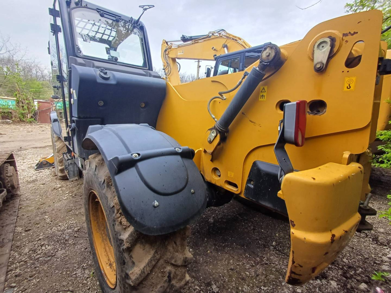 CAT TH414C - Telescopic handler: picture 4 CAT TH414C - Telescopic handler: picture 4