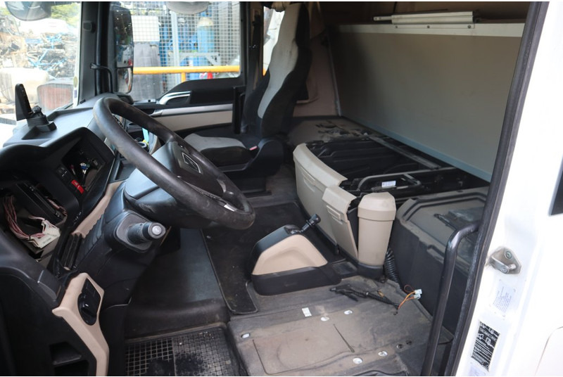 Cab and interior for Truck MAN F99L47 TGX EURO6 81.60000-7919: picture 6