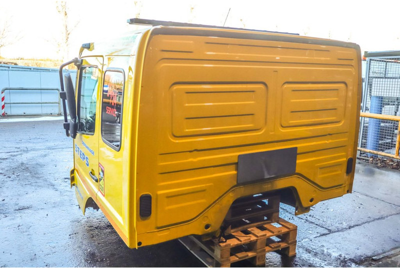 Mercedes-Benz ATEGO MP3 F04 6-CYL - Cab and interior for Truck: picture 4 Mercedes-Benz ATEGO MP3 F04 6-CYL - Cab and interior for Truck: picture 4