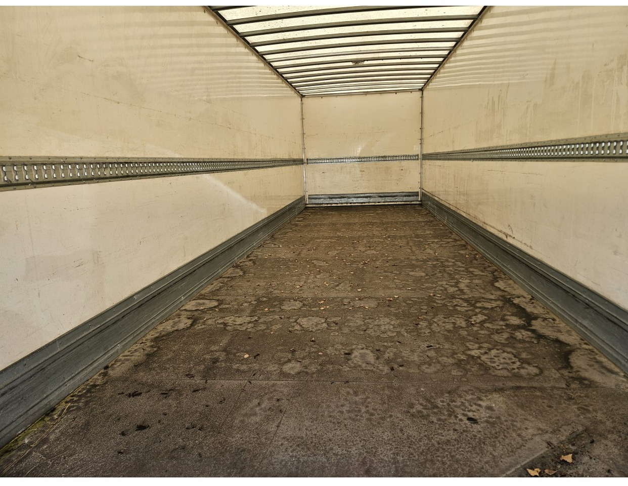 Box truck Mercedes-Benz Atego 1624 Euro 6 Closed Box Loading lift very clean: picture 11