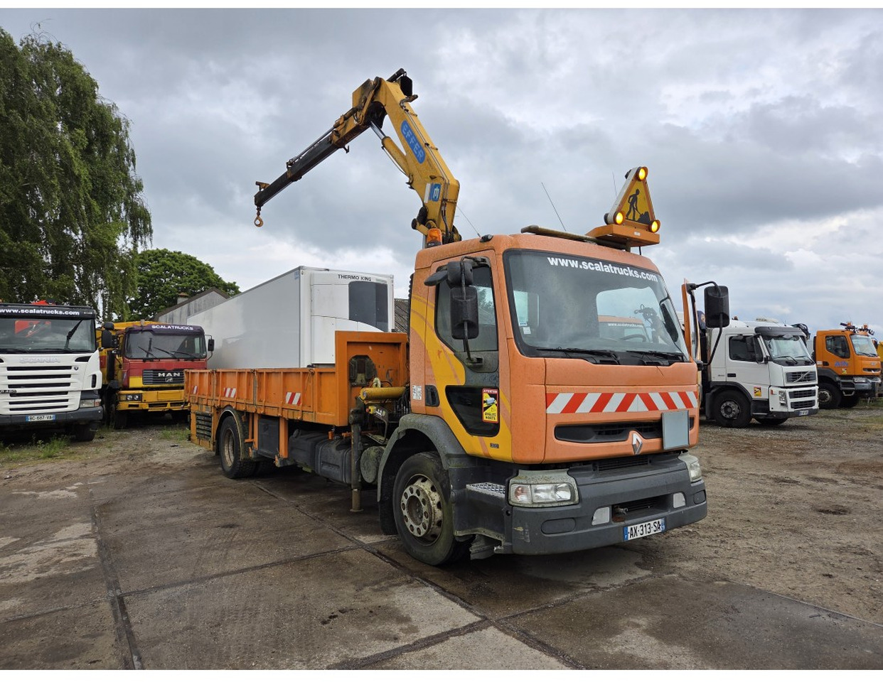 Renault Premium 300 MECHANICAL PUMP OPEN BOX COMPRESSOR CRANE EFFER 140/2S - Dropside/ Flatbed truck, Crane truck: picture 5 Renault Premium 300 MECHANICAL PUMP OPEN BOX COMPRESSOR CRANE EFFER 140/2S - Dropside/ Flatbed truck, Crane truck: picture 5