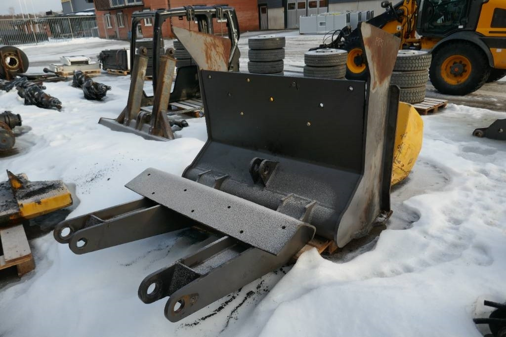 Volvo L180 HL Timmerfösare, voe11180794 - Boom for Construction machinery: picture 1 Volvo L180 HL Timmerfösare, voe11180794 - Boom for Construction machinery: picture 1
