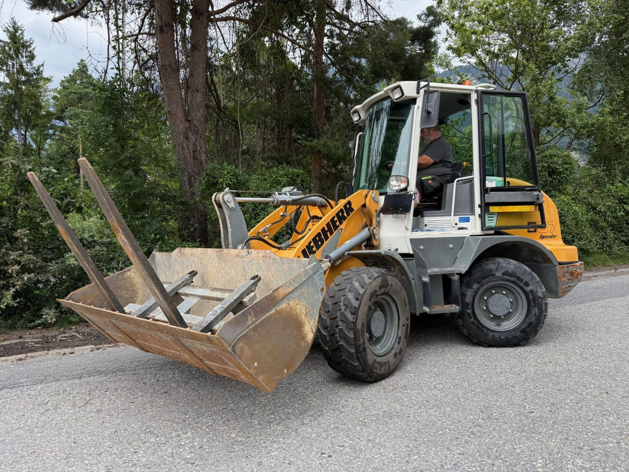 Liebherr L507, Gabel+Schaufel, ONLY 850hours - Wheel loader: picture 4 Liebherr L507, Gabel+Schaufel, ONLY 850hours - Wheel loader: picture 4