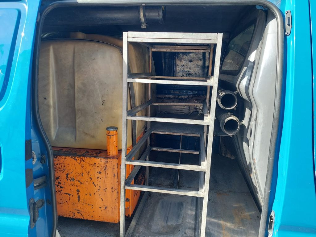 Panel van Toyota Hiace D-4D 2.5 4x4, Hochdruck Spülwagen 250bar: picture 9