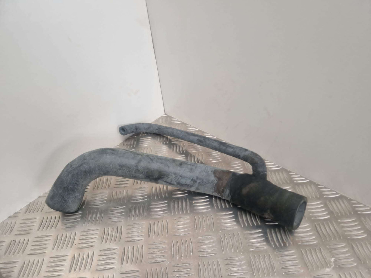 JCB Radiator top hose 834/10449 - Engine and parts for Construction machinery: picture 1 JCB Radiator top hose 834/10449 - Engine and parts for Construction machinery: picture 1