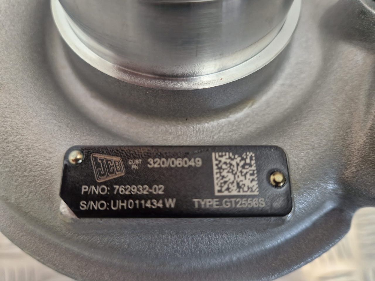 JCB turbocharger 320/06049 Garrett Turbo 762932-02 - Engine and parts for Construction machinery: picture 5 JCB turbocharger 320/06049 Garrett Turbo 762932-02 - Engine and parts for Construction machinery: picture 5