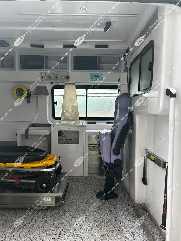 ORION FIAT 290 DUCATO - Ambulance: picture 4 ORION FIAT 290 DUCATO - Ambulance: picture 4