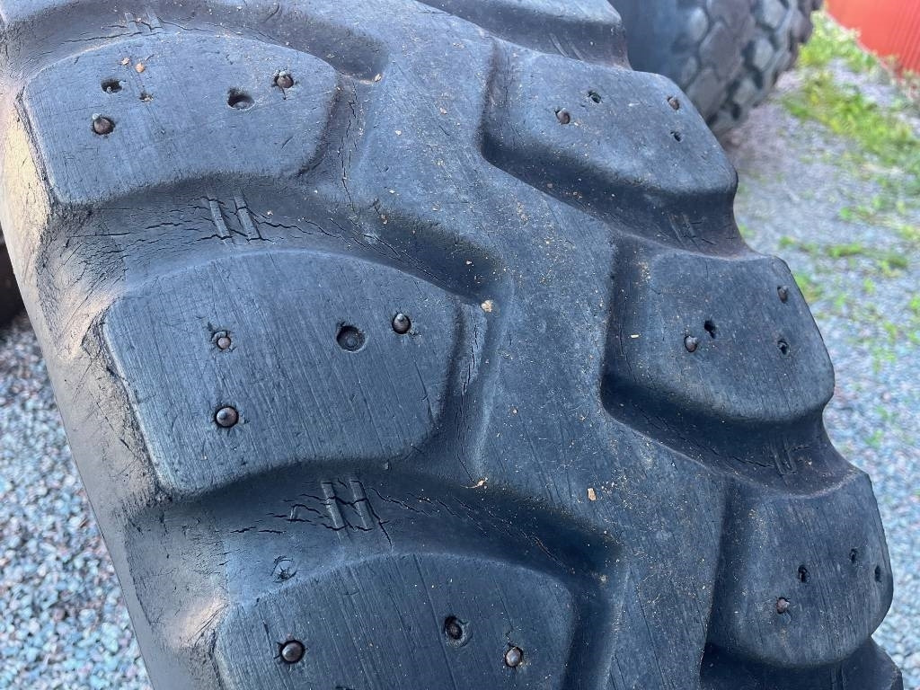 Goodyear 15,5-R25 till Zettelmeyer 802 - Tire for Construction machinery: picture 2 Goodyear 15,5-R25 till Zettelmeyer 802 - Tire for Construction machinery: picture 2