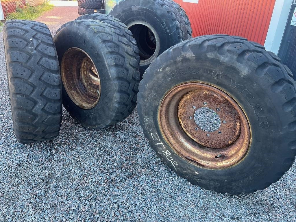 Goodyear 15,5-R25 till Zettelmeyer 802 - Tire for Construction machinery: picture 4 Goodyear 15,5-R25 till Zettelmeyer 802 - Tire for Construction machinery: picture 4