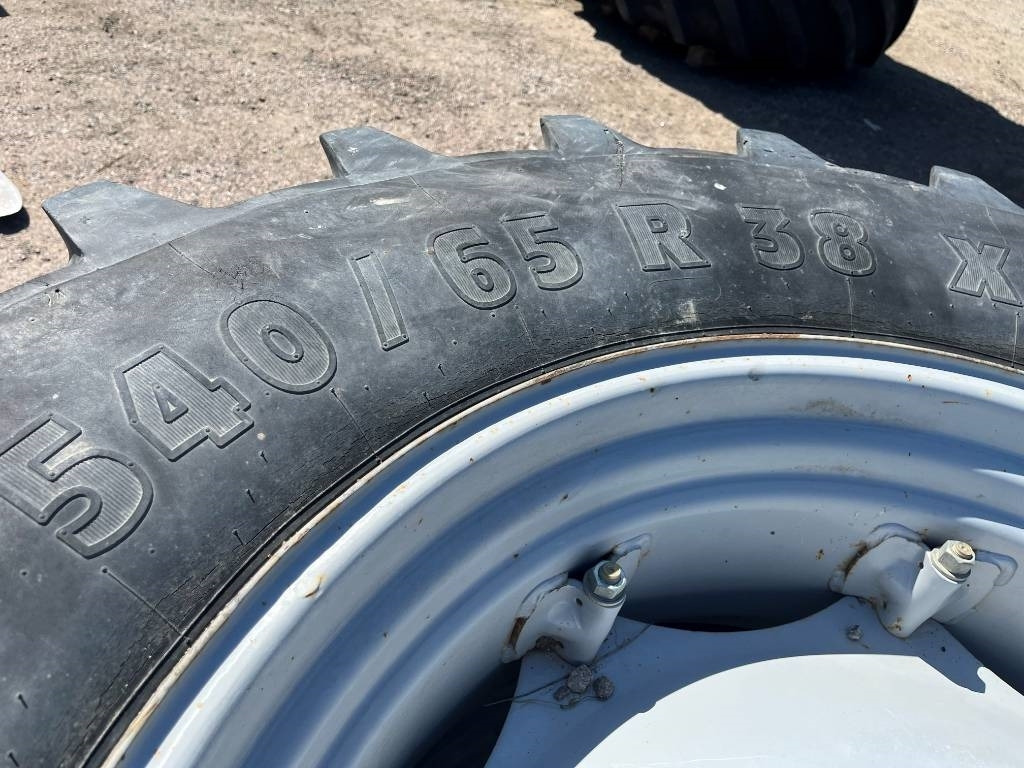Michelin 540/65R38 till Massey Ferguson 6255 - Tire for Agricultural machinery: picture 4 Michelin 540/65R38 till Massey Ferguson 6255 - Tire for Agricultural machinery: picture 4