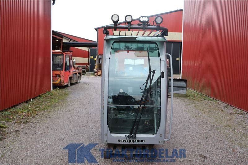 New Holland WE150C - Cab for Agricultural machinery: picture 1 New Holland WE150C - Cab for Agricultural machinery: picture 1