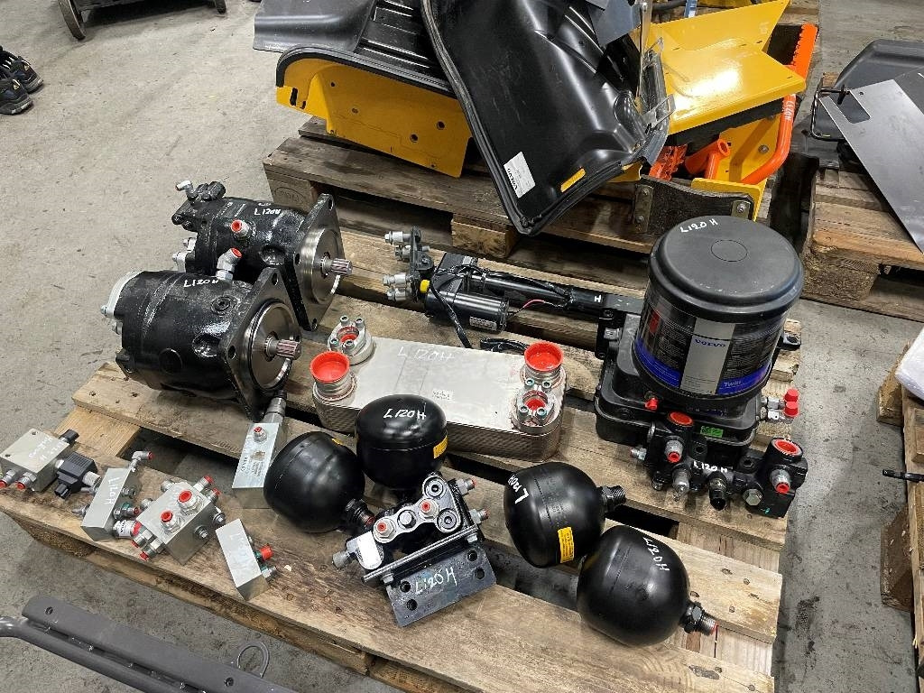 Volvo L 120 H - Wheel loader: picture 3 Volvo L 120 H - Wheel loader: picture 3