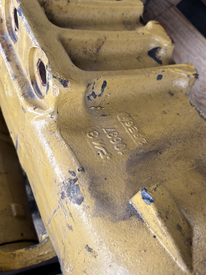 CAT CARRARO 641500 10637 Obudowa Mostu Pochwa Prawa Lewa - Axle and parts for Agricultural machinery: picture 5 CAT CARRARO 641500 10637 Obudowa Mostu Pochwa Prawa Lewa - Axle and parts for Agricultural machinery: picture 5