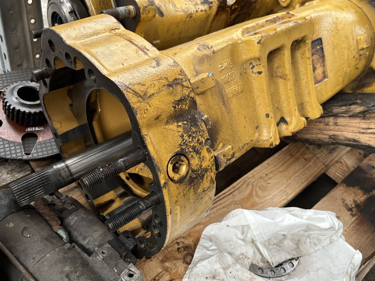 CAT CARRARO 641500 10637 Obudowa Mostu Pochwa Prawa Lewa - Axle and parts for Agricultural machinery: picture 3 CAT CARRARO 641500 10637 Obudowa Mostu Pochwa Prawa Lewa - Axle and parts for Agricultural machinery: picture 3