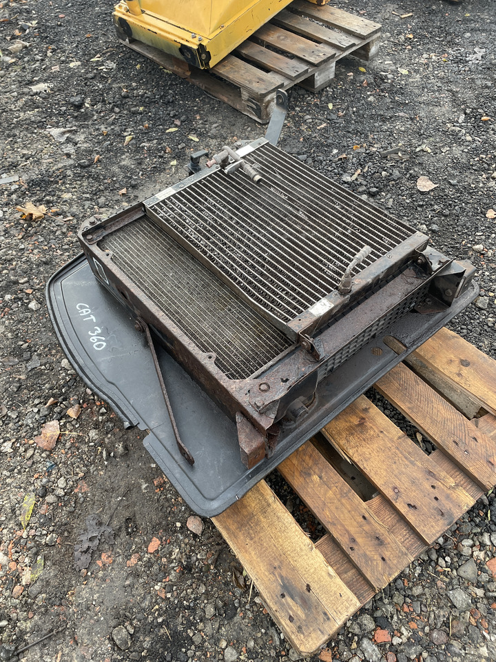 CAT TH360 - chłodnica wody - Oil cooler for Construction machinery: picture 2 CAT TH360 - chłodnica wody - Oil cooler for Construction machinery: picture 2