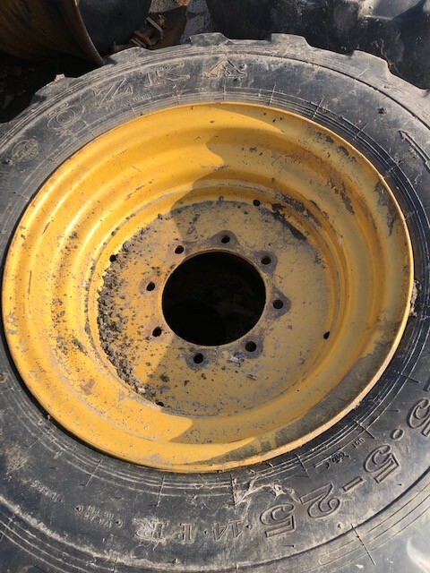 Cat TH 220b | Cat TH 330b | Cat TH 337 - Koła Komplet - Wheel and tire package for Agricultural machinery: picture 2 Cat TH 220b | Cat TH 330b | Cat TH 337 - Koła Komplet - Wheel and tire package for Agricultural machinery: picture 2