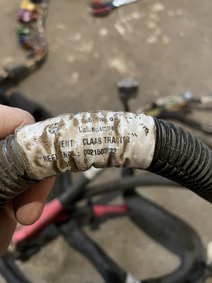 Claas Arion 550-520 650-620 - kabel wiązka elektryczna 0021503032 - Cables/ Wire harness for Farm tractor: picture 1 Claas Arion 550-520 650-620 - kabel wiązka elektryczna 0021503032 - Cables/ Wire harness for Farm tractor: picture 1