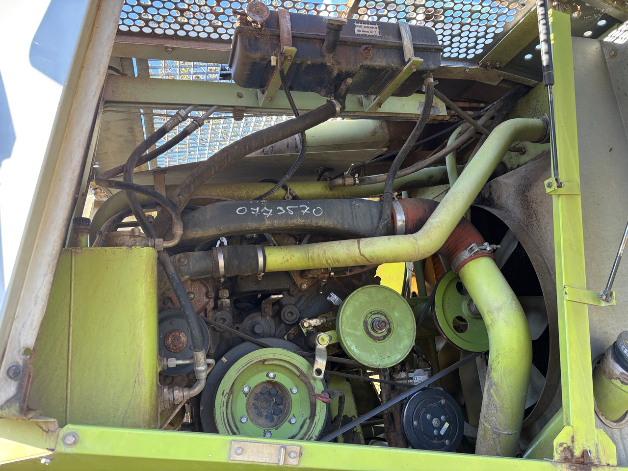 Claas Jaguar 840 Rolka Prowadząca 00 0077 898 0 00 0090 634 0 0000778980 0000906340 - Belt for Agricultural machinery: picture 1 Claas Jaguar 840 Rolka Prowadząca 00 0077 898 0 00 0090 634 0 0000778980 0000906340 - Belt for Agricultural machinery: picture 1