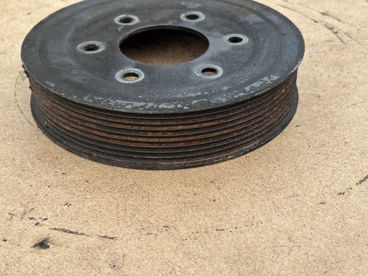 Claas LEXION 780 Koło Pasowe Silnika 9 pasków - Belt for Combine harvester: picture 2 Claas LEXION 780 Koło Pasowe Silnika 9 pasków - Belt for Combine harvester: picture 2