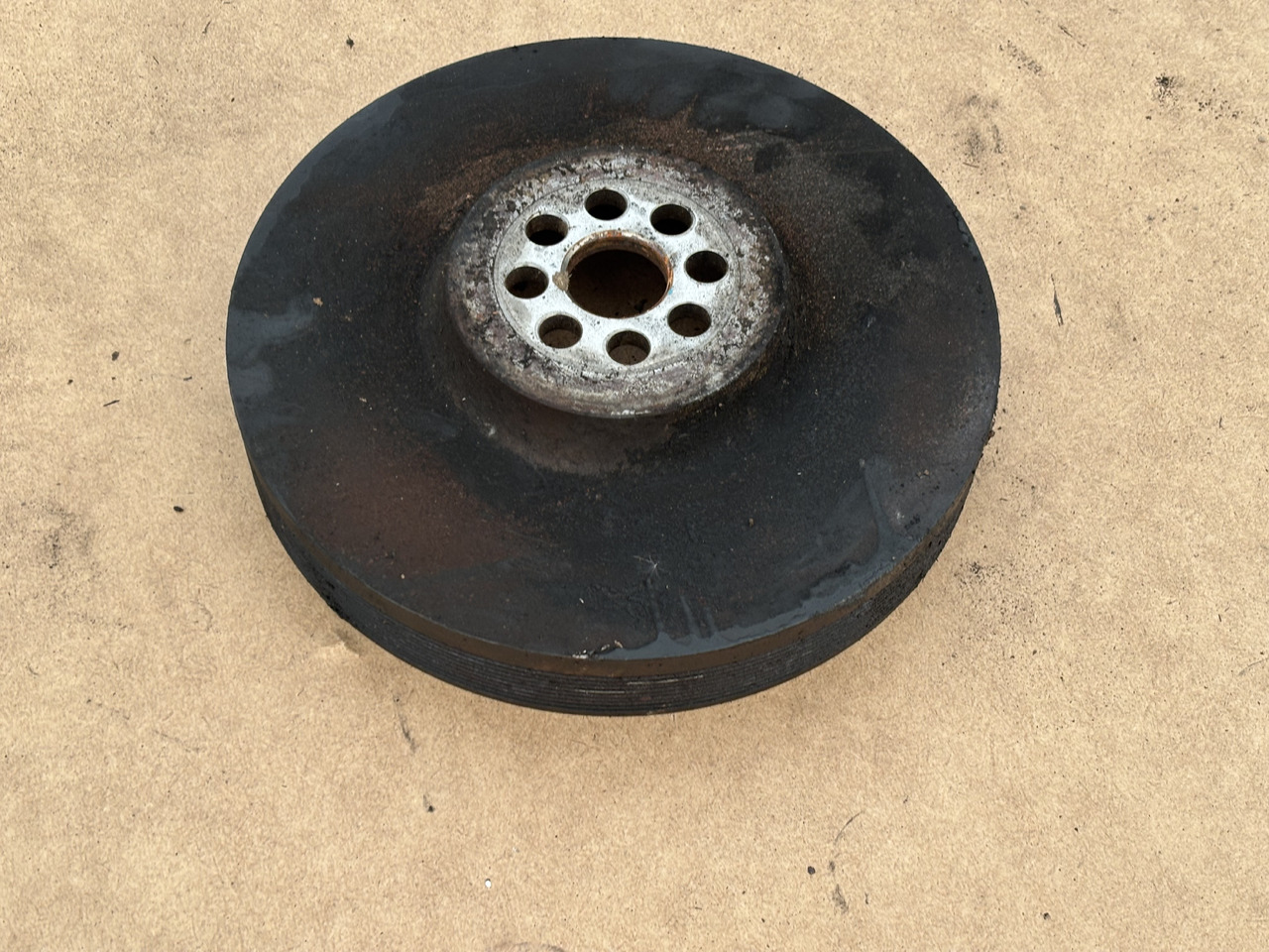 Claas LEXION 780 Koło Pasowe Silnika 9 pasków - Belt for Combine harvester: picture 1 Claas LEXION 780 Koło Pasowe Silnika 9 pasków - Belt for Combine harvester: picture 1