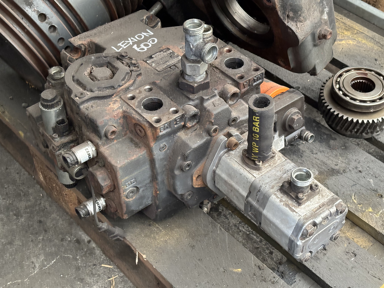 Claas Lexion 600 Pompa Hydrauliczna Hydrostat 0007719121 00 0771 912 1 - Hydraulic pump for Agricultural machinery: picture 1 Claas Lexion 600 Pompa Hydrauliczna Hydrostat 0007719121 00 0771 912 1 - Hydraulic pump for Agricultural machinery: picture 1