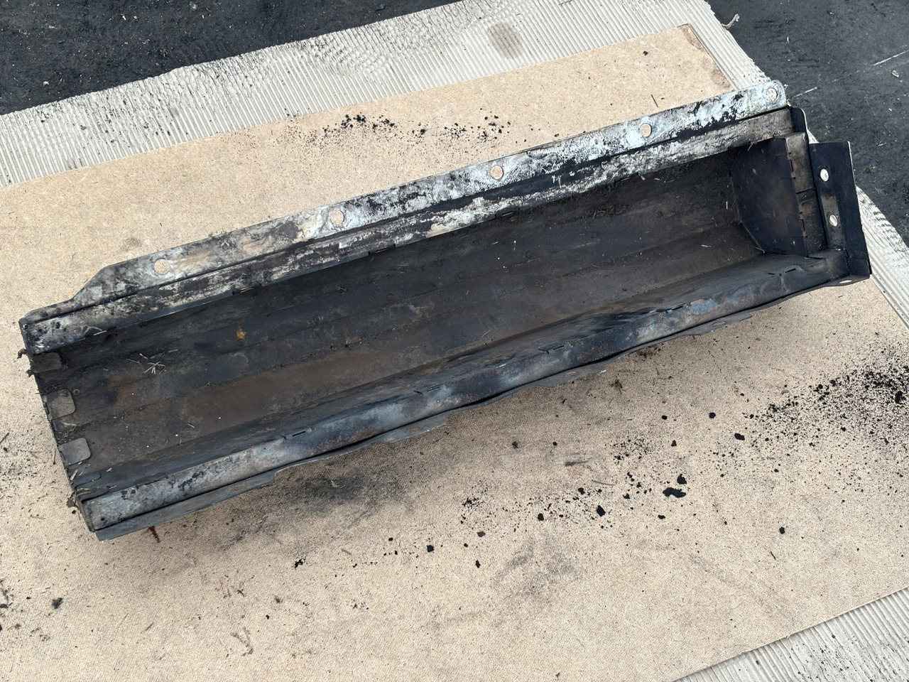 Claas Lexion 780 Izolacja Silnika Pokrywa Maska Obudowa 00 0781 211 0 0007812110 - Engine bearing for Combine harvester: picture 4 Claas Lexion 780 Izolacja Silnika Pokrywa Maska Obudowa 00 0781 211 0 0007812110 - Engine bearing for Combine harvester: picture 4