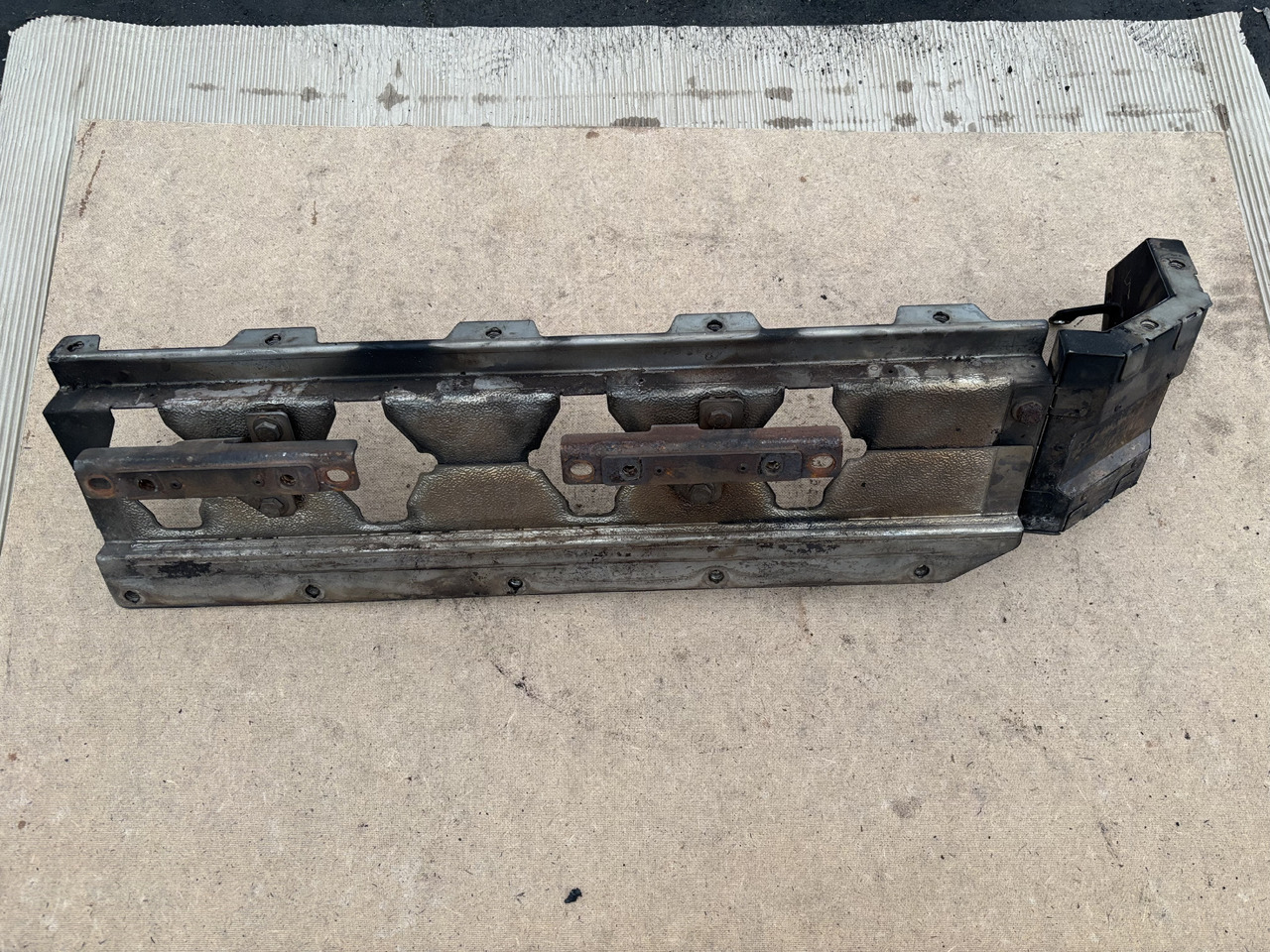 Claas Lexion 780 Izolacja Silnika Pokrywa Maska Obudowa Tylna 00 0781 205 0 0007812050 - Hood for Combine harvester: picture 1 Claas Lexion 780 Izolacja Silnika Pokrywa Maska Obudowa Tylna 00 0781 205 0 0007812050 - Hood for Combine harvester: picture 1