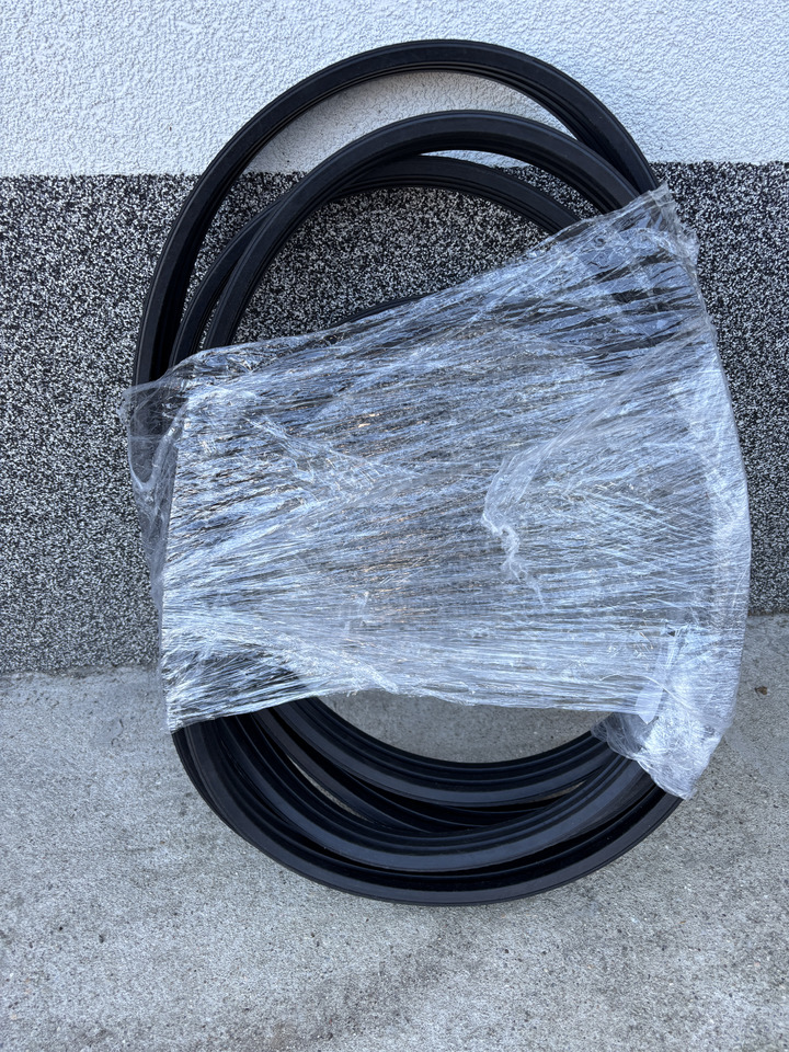 Claas Lexion - pas klinowy napędu głównego 0006449610 644961.0 NOWY - Belt for Combine harvester: picture 1 Claas Lexion - pas klinowy napędu głównego 0006449610 644961.0 NOWY - Belt for Combine harvester: picture 1