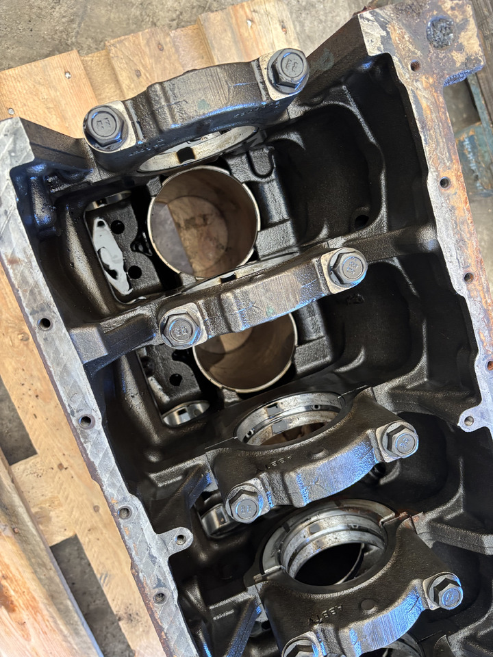 Cummins 6CT 6CT8.3 6C8.3 Blok Cylindra 5478882 5309323 5620130 - Cylinder block for Agricultural machinery: picture 2 Cummins 6CT 6CT8.3 6C8.3 Blok Cylindra 5478882 5309323 5620130 - Cylinder block for Agricultural machinery: picture 2