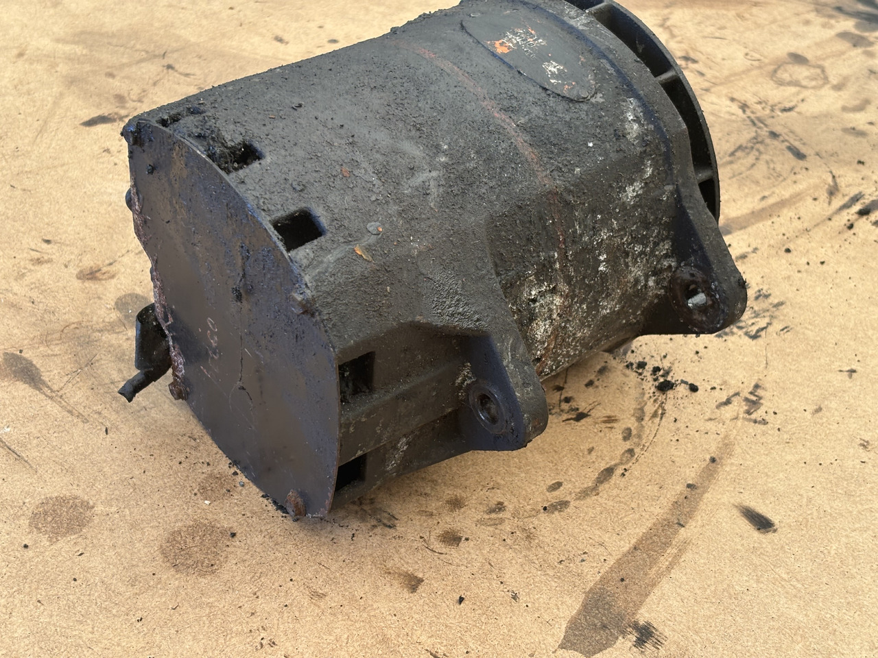 Cummins 8.3 6CT 6CTA 6CTAA Alternator 24V 75A USA REMY 19011210 - Alternator for Agricultural machinery: picture 2 Cummins 8.3 6CT 6CTA 6CTAA Alternator 24V 75A USA REMY 19011210 - Alternator for Agricultural machinery: picture 2