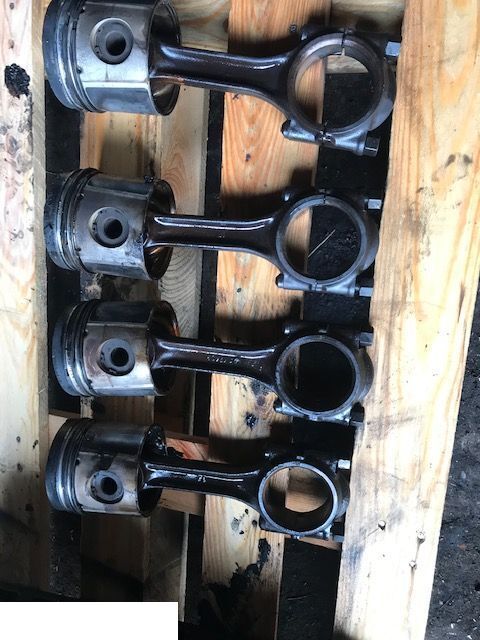 Deutz BF4M2012 - Korbowód - Connecting rod for Agricultural machinery: picture 1 Deutz BF4M2012 - Korbowód - Connecting rod for Agricultural machinery: picture 1