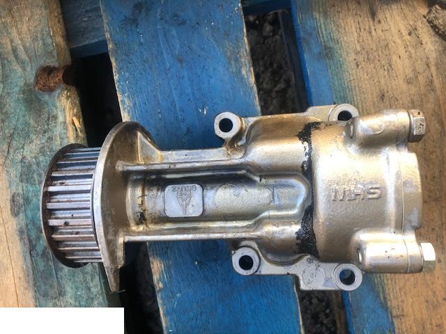 Deutz f4l1011 - Pompa Oleju - Oil pump for Agricultural machinery: picture 1 Deutz f4l1011 - Pompa Oleju - Oil pump for Agricultural machinery: picture 1