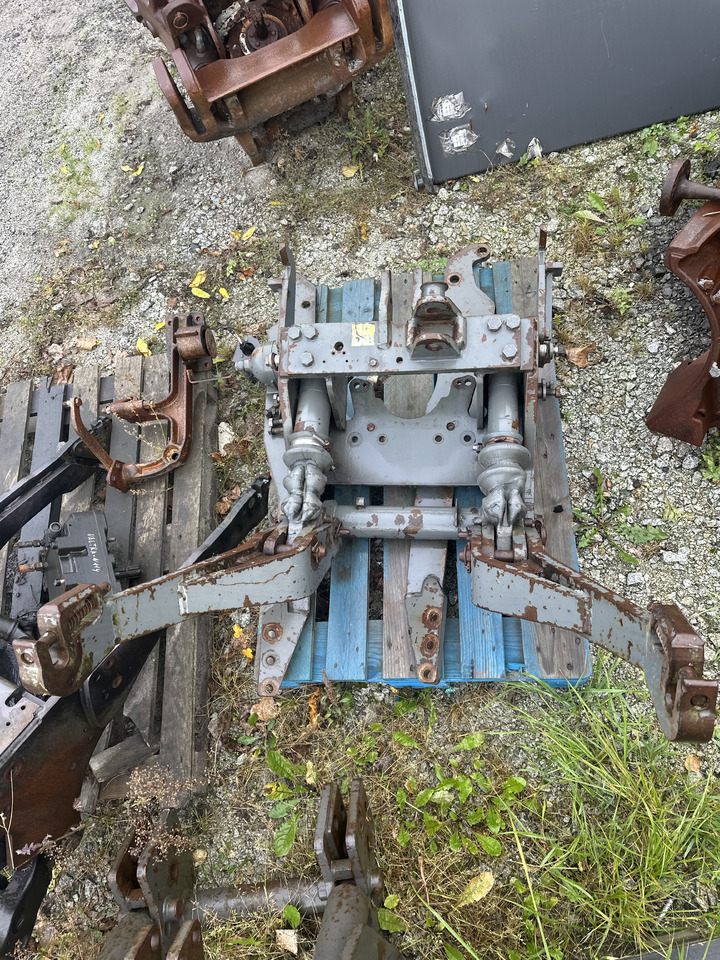 Fendt 309 - 312 przedni tuz przedni podnośnik - Front loader for tractor: picture 2 Fendt 309 - 312 przedni tuz przedni podnośnik - Front loader for tractor: picture 2