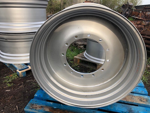 Fendt 926-936 , massey Ferguson 8650-8690 Felga 15x34 - Rim for Agricultural machinery: picture 1 Fendt 926-936 , massey Ferguson 8650-8690 Felga 15x34 - Rim for Agricultural machinery: picture 1