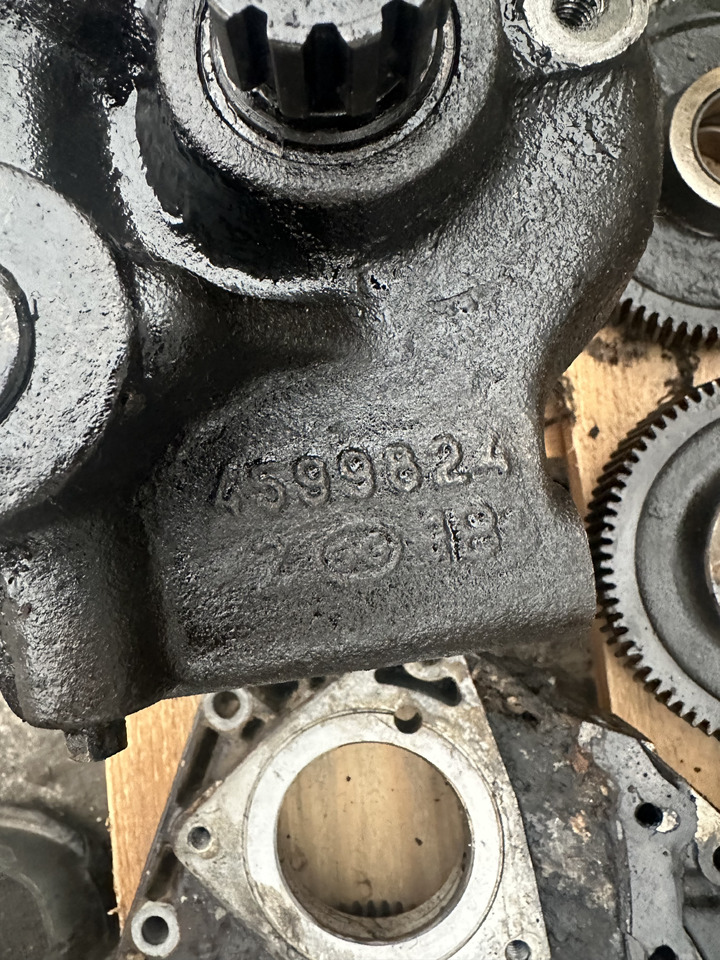 Fiat 780dt Fiat 8045 pompa paliwa , pompa oleju Balansery obudowa rozrządu - Fuel pump for Farm tractor: picture 5 Fiat 780dt Fiat 8045 pompa paliwa , pompa oleju Balansery obudowa rozrządu - Fuel pump for Farm tractor: picture 5