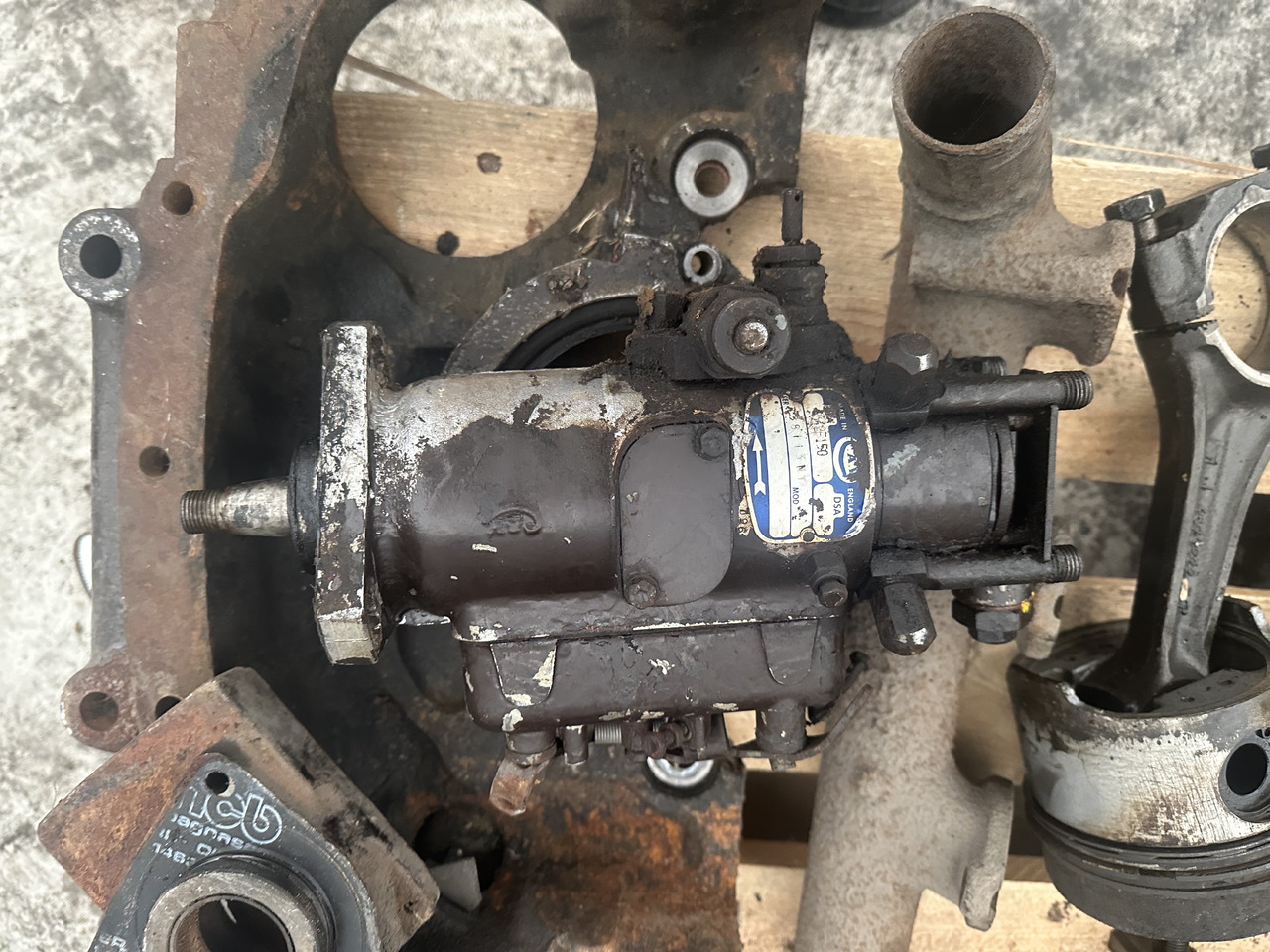 Fiat 780dt Fiat 8045 pompa paliwa , pompa oleju Balansery obudowa rozrządu - Fuel pump for Farm tractor: picture 2 Fiat 780dt Fiat 8045 pompa paliwa , pompa oleju Balansery obudowa rozrządu - Fuel pump for Farm tractor: picture 2