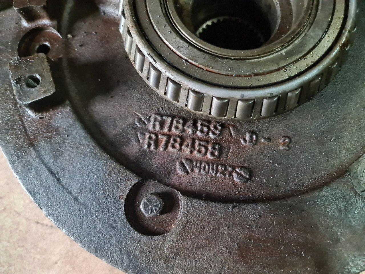 John Deere 4055, 4255, 4455 Sprzęgło kompletne RE13237 R94370 RE25562 R85784 R71795 R91366 - Clutch and parts for Agricultural machinery: picture 2 John Deere 4055, 4255, 4455 Sprzęgło kompletne RE13237 R94370 RE25562 R85784 R71795 R91366 - Clutch and parts for Agricultural machinery: picture 2
