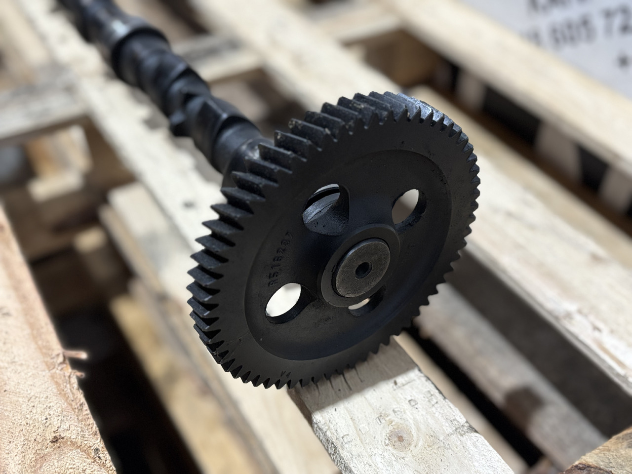 John Deere 6068T 544J Wałek Rozrządu R504535 R516237 - Camshaft for Agricultural machinery: picture 4 John Deere 6068T 544J Wałek Rozrządu R504535 R516237 - Camshaft for Agricultural machinery: picture 4