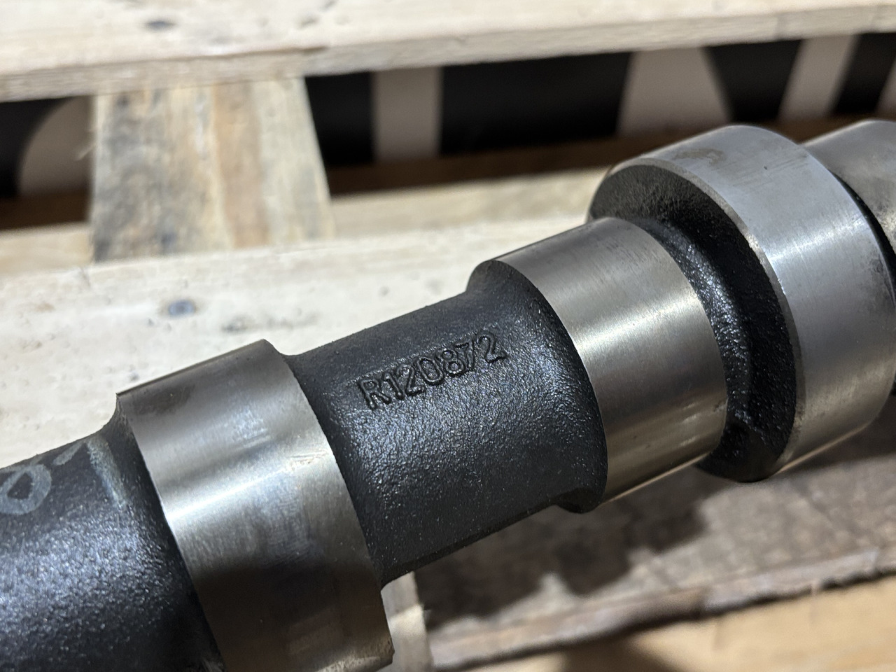 John Deere 6081 7700 7800 8200 8300 9100 Wałek Rozrządu R120872 R104589 - Camshaft for Agricultural machinery: picture 5 John Deere 6081 7700 7800 8200 8300 9100 Wałek Rozrządu R120872 R104589 - Camshaft for Agricultural machinery: picture 5