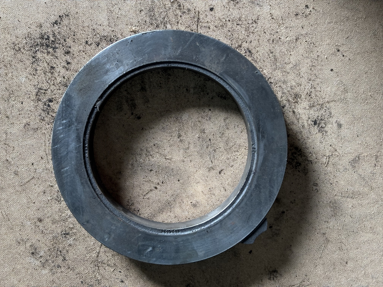 John Deere 6140 6800 6900 7420 7500 Docisk Hamulca Płytka R125127 - Brake parts for Agricultural machinery: picture 1 John Deere 6140 6800 6900 7420 7500 Docisk Hamulca Płytka R125127 - Brake parts for Agricultural machinery: picture 1