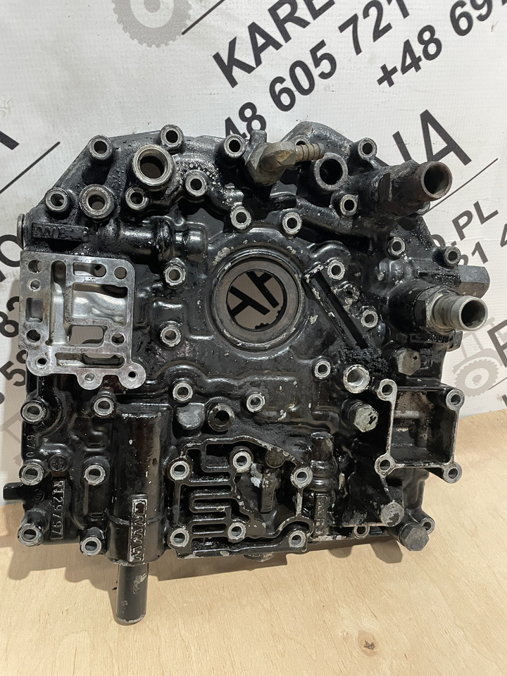 John Deere 6300 6100 6200 6400 - płyta obudowa skrzyni biegów R129797 - Gearbox and parts for Agricultural machinery: picture 3 John Deere 6300 6100 6200 6400 - płyta obudowa skrzyni biegów R129797 - Gearbox and parts for Agricultural machinery: picture 3