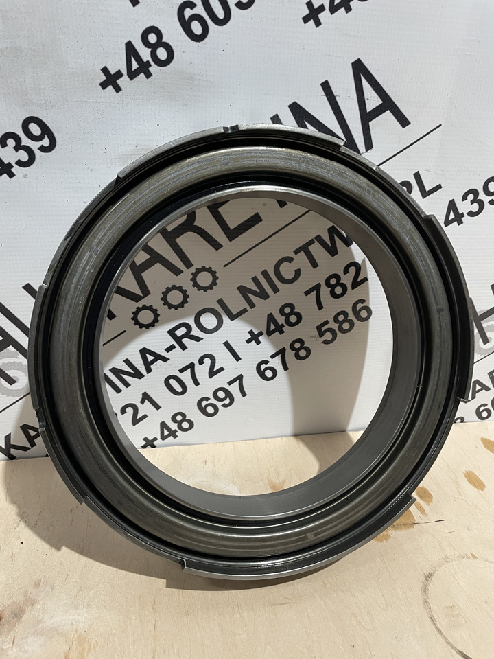 John Deere 6300 6100 6200 6400 - sprzęgło - obudowa R101159 - Clutch and parts for Agricultural machinery: picture 1 John Deere 6300 6100 6200 6400 - sprzęgło - obudowa R101159 - Clutch and parts for Agricultural machinery: picture 1