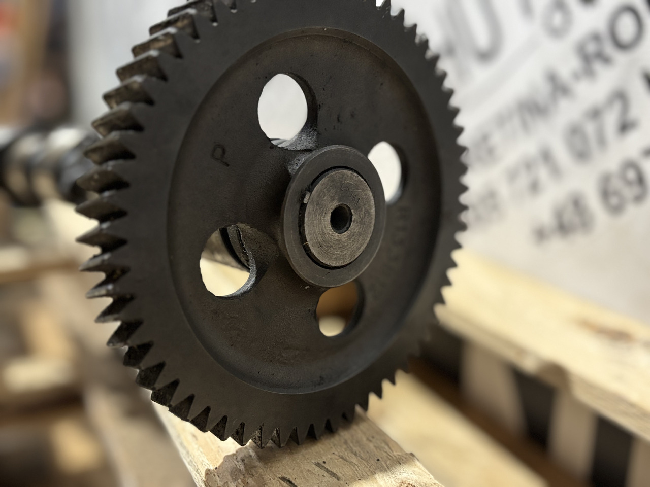 John Deere 6610 6810 6820 6620 Wałek Rozrządu R135440 RE56578 R133812 - Camshaft for Agricultural machinery: picture 5 John Deere 6610 6810 6820 6620 Wałek Rozrządu R135440 RE56578 R133812 - Camshaft for Agricultural machinery: picture 5