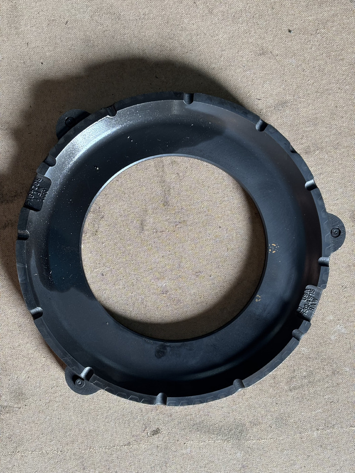 John Deere 7210 8270 8320 8400 Docisk Hamulca Płytka R324914 - Brake parts for Agricultural machinery: picture 1 John Deere 7210 8270 8320 8400 Docisk Hamulca Płytka R324914 - Brake parts for Agricultural machinery: picture 1