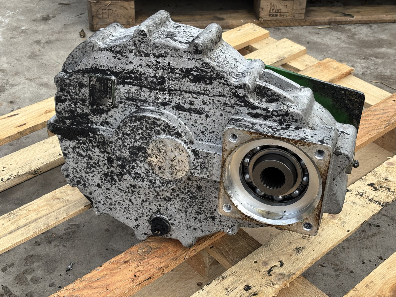 John Deere 8200 8400 8500 8600 Skrzynia Biegów Przekładnia DE32170 DE30436 - Gearbox for Agricultural machinery: picture 1 John Deere 8200 8400 8500 8600 Skrzynia Biegów Przekładnia DE32170 DE30436 - Gearbox for Agricultural machinery: picture 1