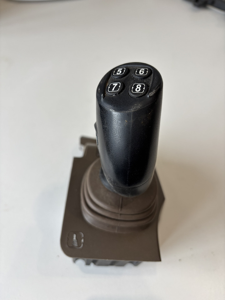 John Deere seria 6000 7000 8000 R - joystick 5-funkcyjny CommandARM RE573554 - Gear stick for Agricultural machinery: picture 2 John Deere seria 6000 7000 8000 R - joystick 5-funkcyjny CommandARM RE573554 - Gear stick for Agricultural machinery: picture 2