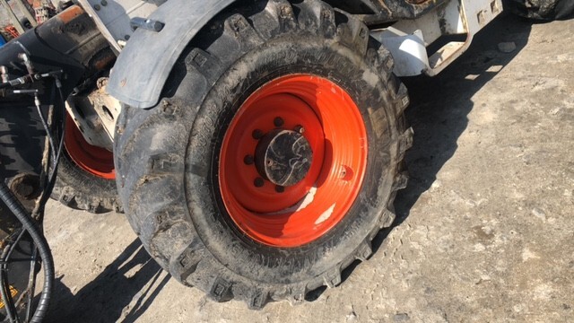 Koła felgi Bobcat massey ferguson 15x24 , 460/70 r24 - Wheel and tire package for Agricultural machinery: picture 4 Koła felgi Bobcat massey ferguson 15x24 , 460/70 r24 - Wheel and tire package for Agricultural machinery: picture 4
