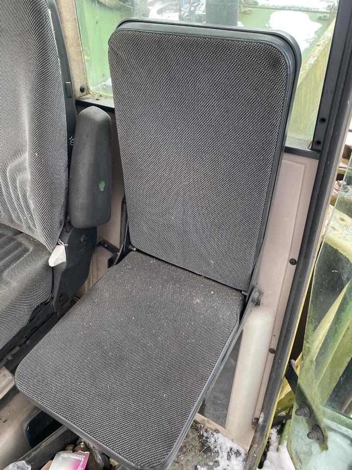 Krone Big M II - fotel pasaźera 002204690 - Seat for Agricultural machinery: picture 1 Krone Big M II - fotel pasaźera 002204690 - Seat for Agricultural machinery: picture 1