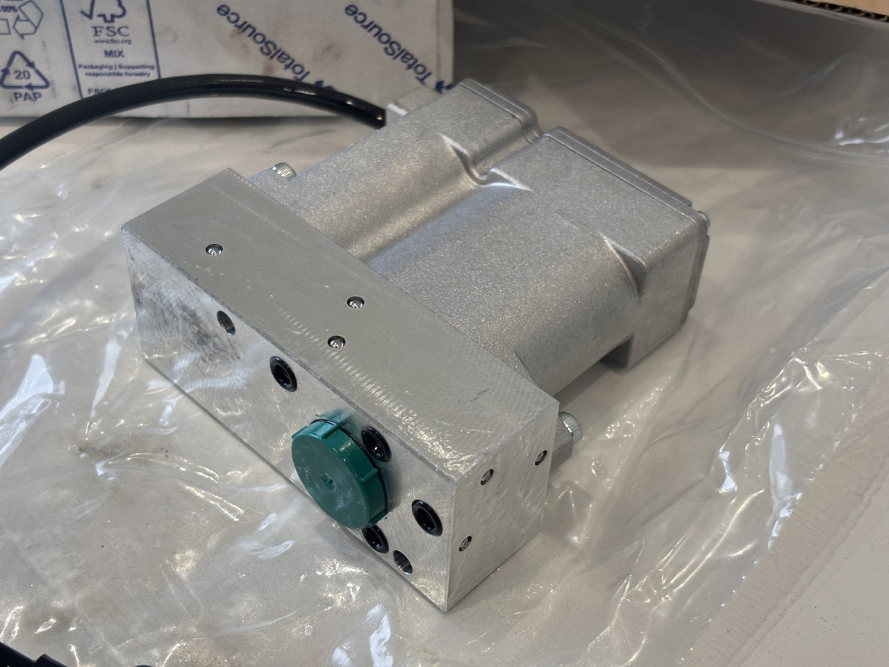 MERLO Cewka Elektrozawór Wysuwu Ramienia 086555 - Hydraulic valve for Material handling equipment: picture 2 MERLO Cewka Elektrozawór Wysuwu Ramienia 086555 - Hydraulic valve for Material handling equipment: picture 2